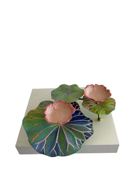 Lily pad candle holder